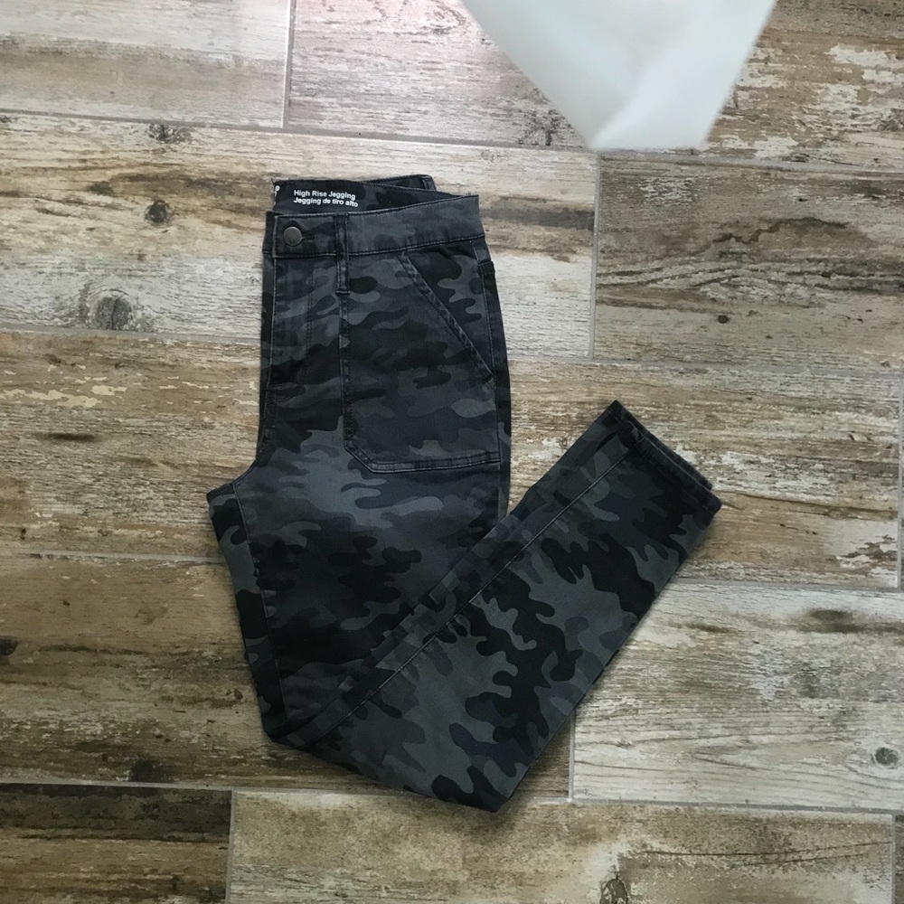 Mossimo camo jeans